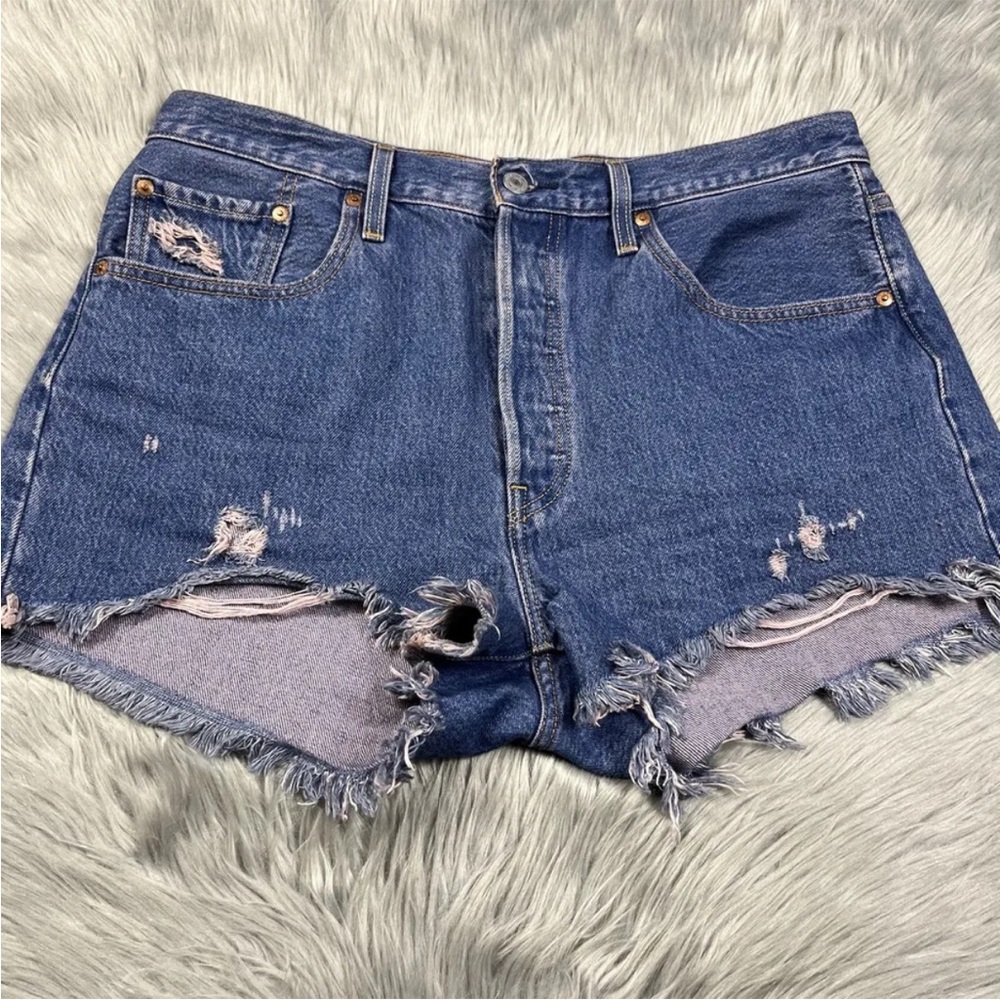 Levi’s 501 Cut Off Distressed Blue Denim Pink Dye Shorts Size 32